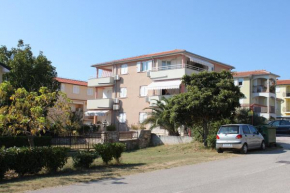 Apartments with a parking space Novigrad - 6936